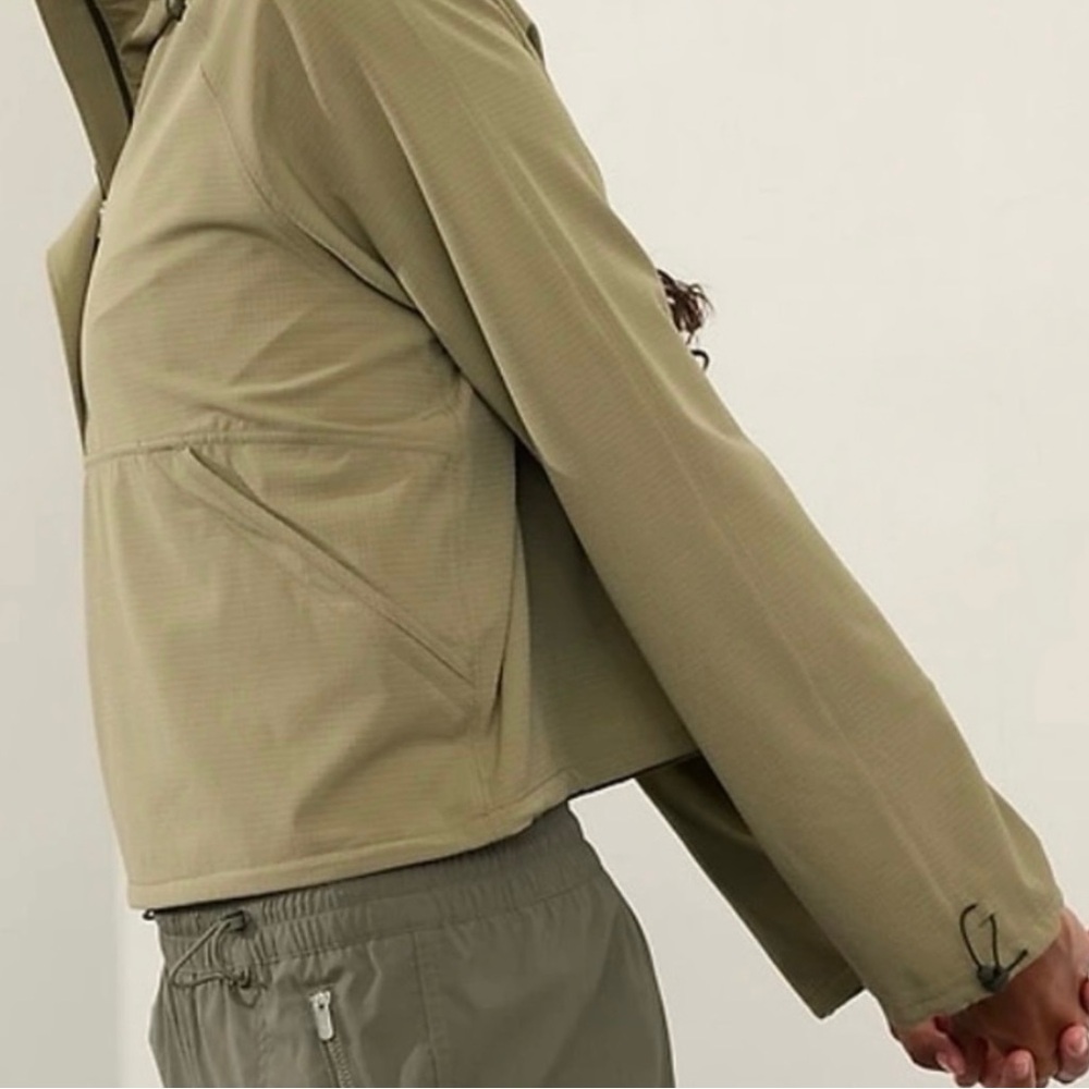 Athleta Boundless Crop Popover - Picture 2 of 6